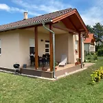Konrad Hébergement de vacances Balatonmáriafürdő