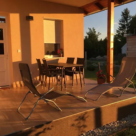 Holiday home Konrad Apartman *