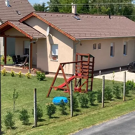 Konrad Apartman Balatonmariafurdo