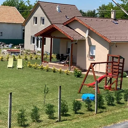 Konrad Apartman Holiday home *