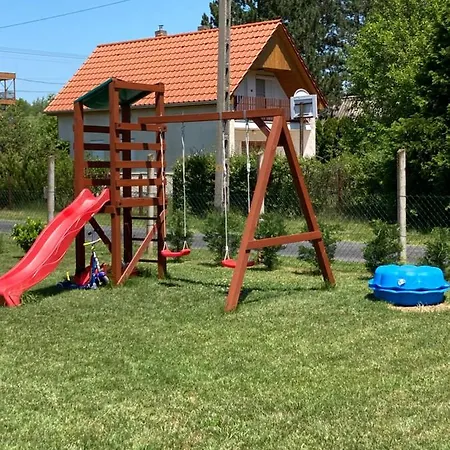 Konrad Apartman * Balatonmariafurdo